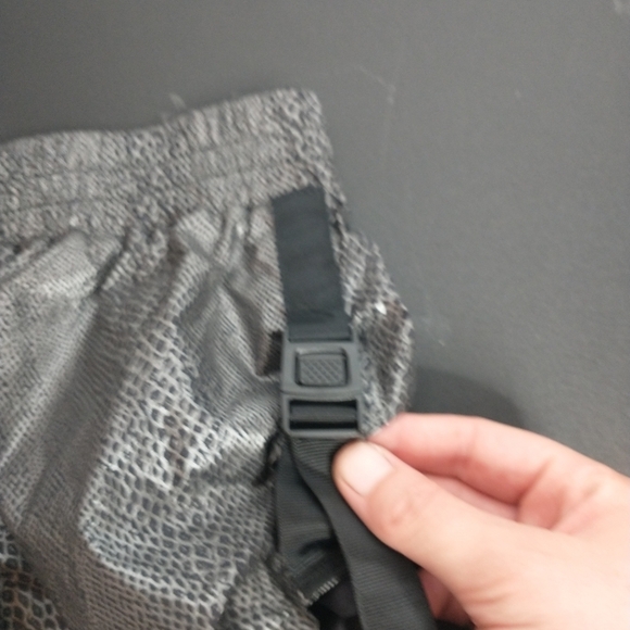 ☀️Free People Movement Diamondback Reflective Shorts, size L - Picture 9 of 9